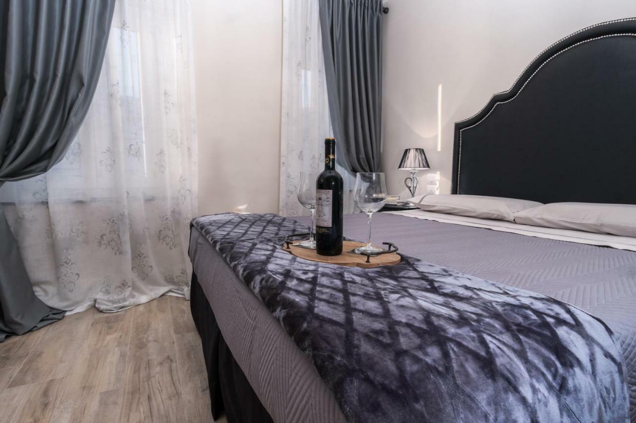Pistoia Luxury Suite ภายนอก รูปภาพ