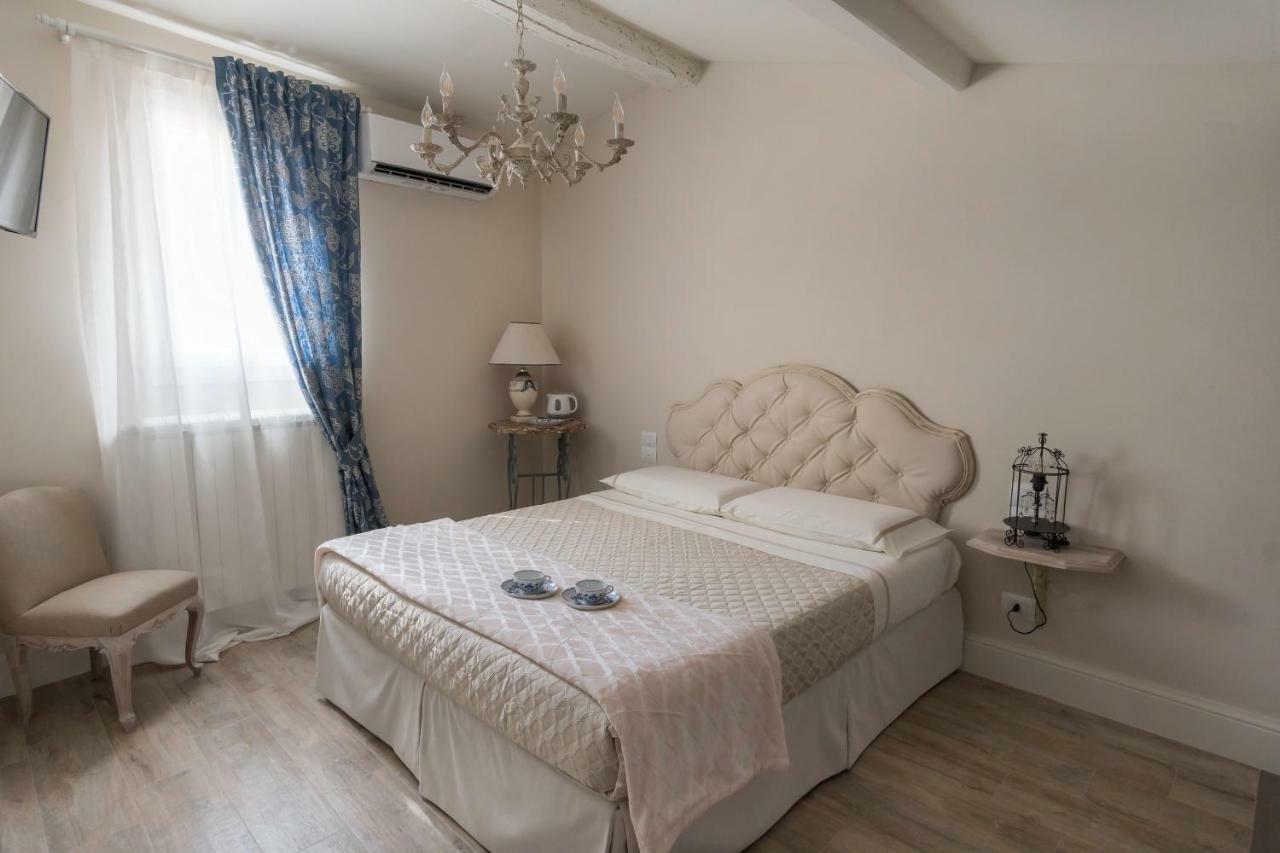 Pistoia Luxury Suite ภายนอก รูปภาพ