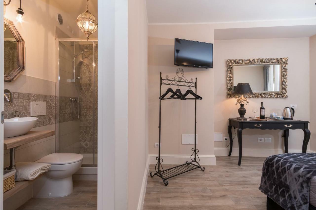 Pistoia Luxury Suite ภายนอก รูปภาพ